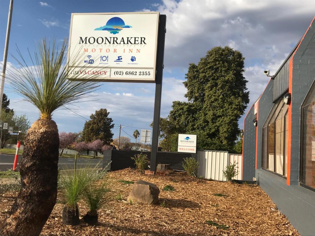 باركس Moonraker Motor Inn المظهر الخارجي الصورة